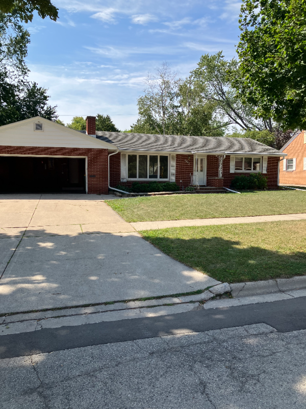 Green Bay House: 1275 Kellogg St,