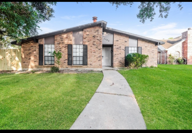 Houston House: 6103 Kemrock Ct,