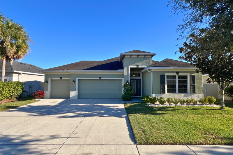 Lithia House: 17563 Buckingham Garden DR