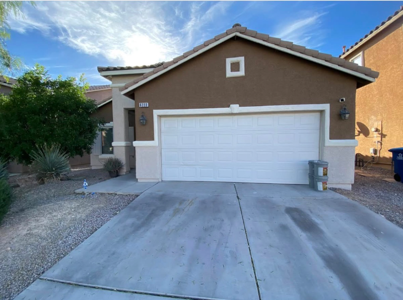 North Las Vegas House: 6333 Legend Falls St,