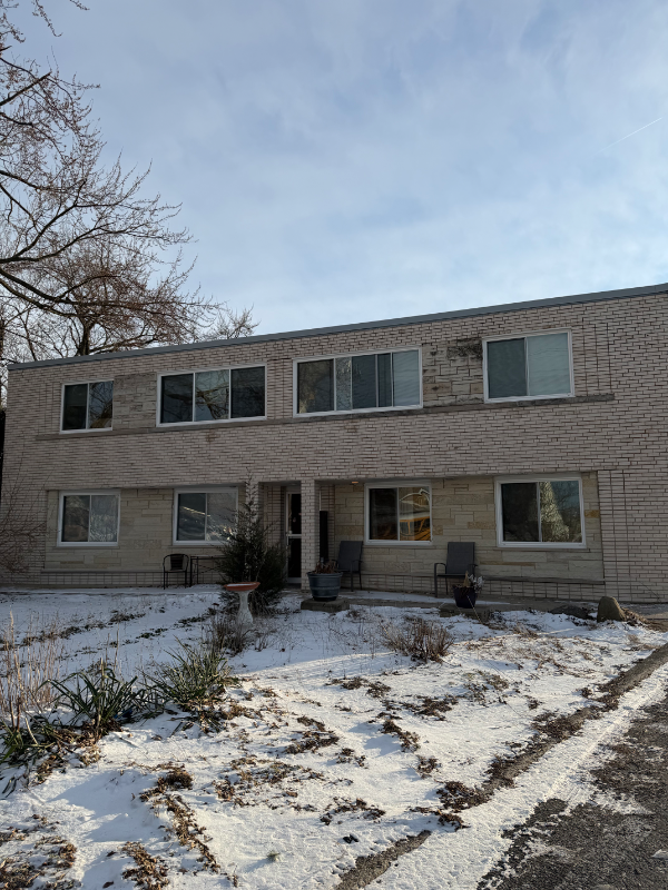 Warrenville Apartment: 29w543 Batavia Rd