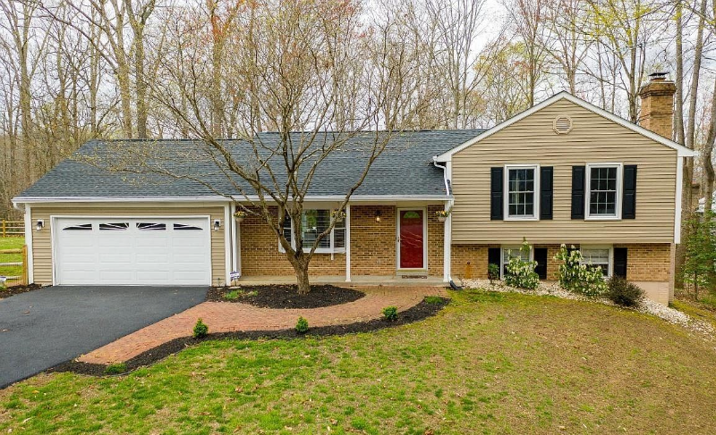 Manassas House: 11142 Stonebrook Dr