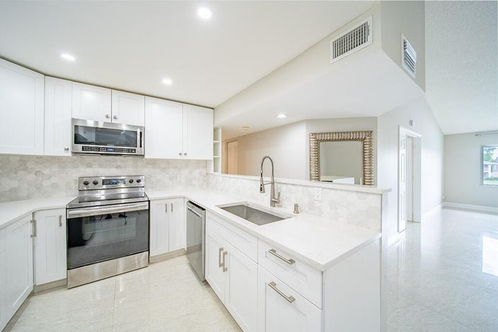 Delray Beach Condo: 13810 Oneida Drive C2