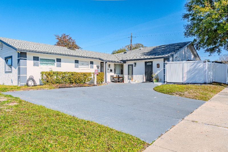 Orlando House: 1875 Williams Ave