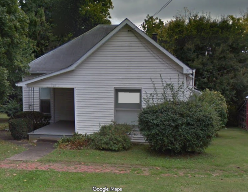 Grayville House: 109 E Plum St