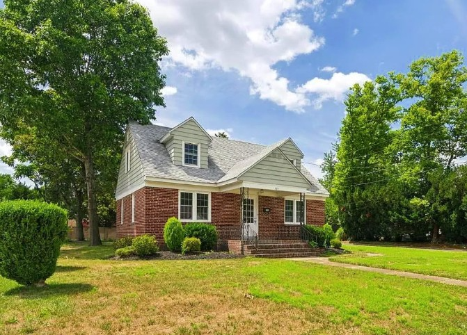 Hammonton House: 309 Chestnut St