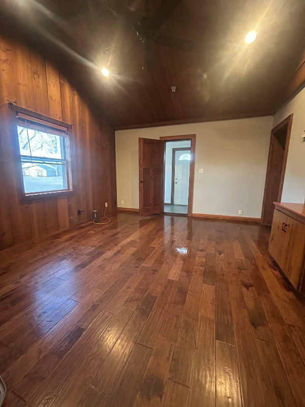 Henderson House: 1300 11th St