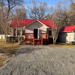 Smithfield House: 2222 NC 210