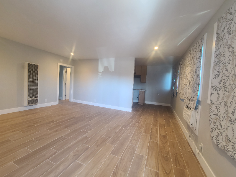 Van Nuys Multiplex: 14921 Vanowen St