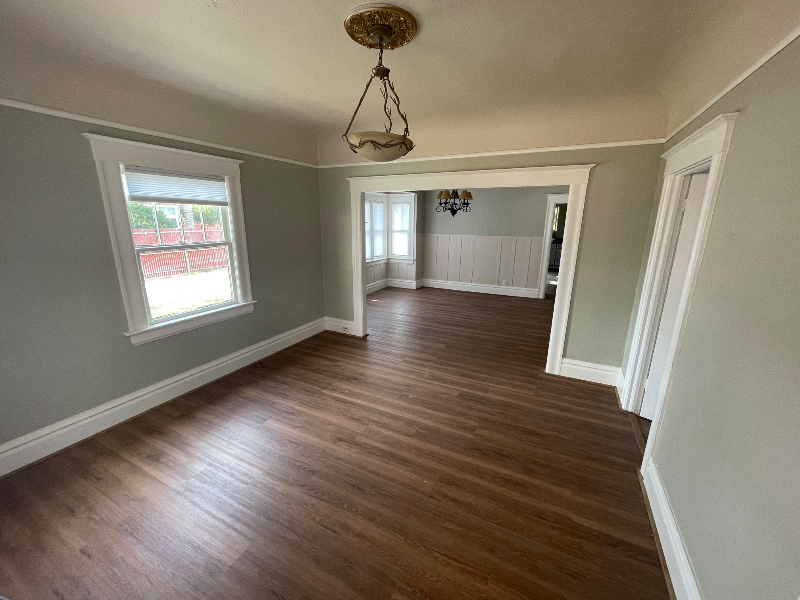 San Lorenzo House: 1127 Elgin St.