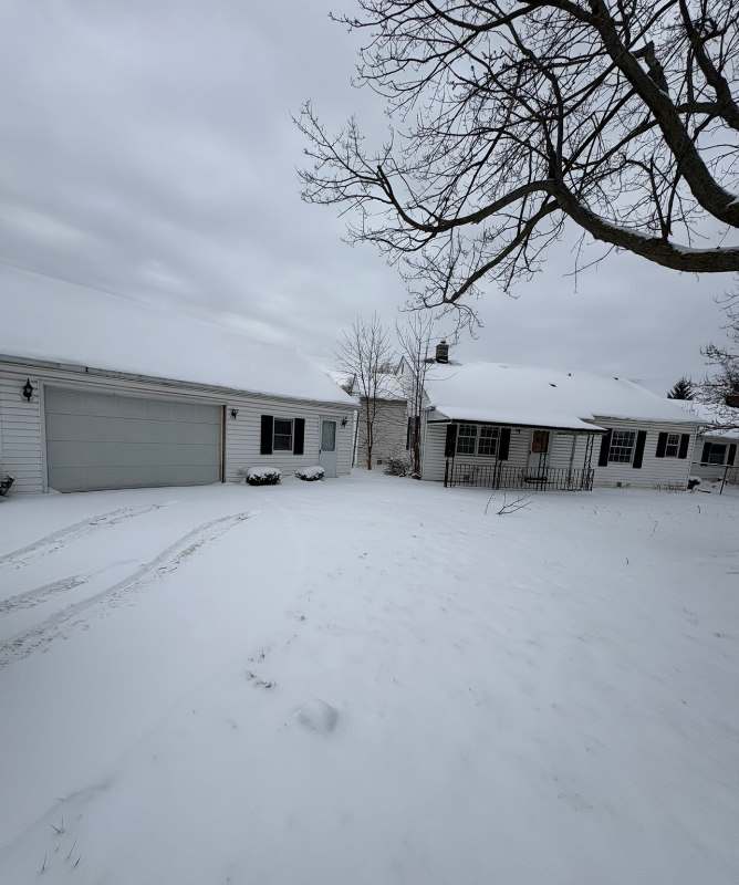 Cheektowaga House: 25 Shelby Dr