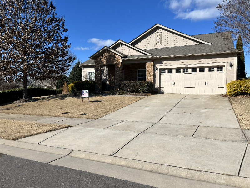 Mooresville House: 105 E Neel Ranch Road