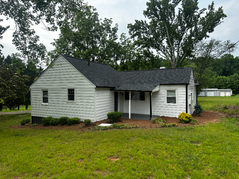 Pfafftown House: 6328 Robinhood Rd,