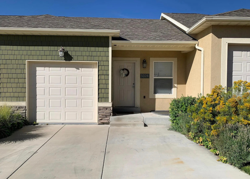 Herriman Townhome: 5024 W Slate Street
