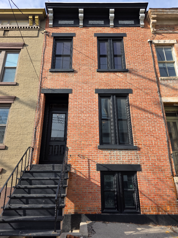 Albany Multiplex: 148 S Swan St,