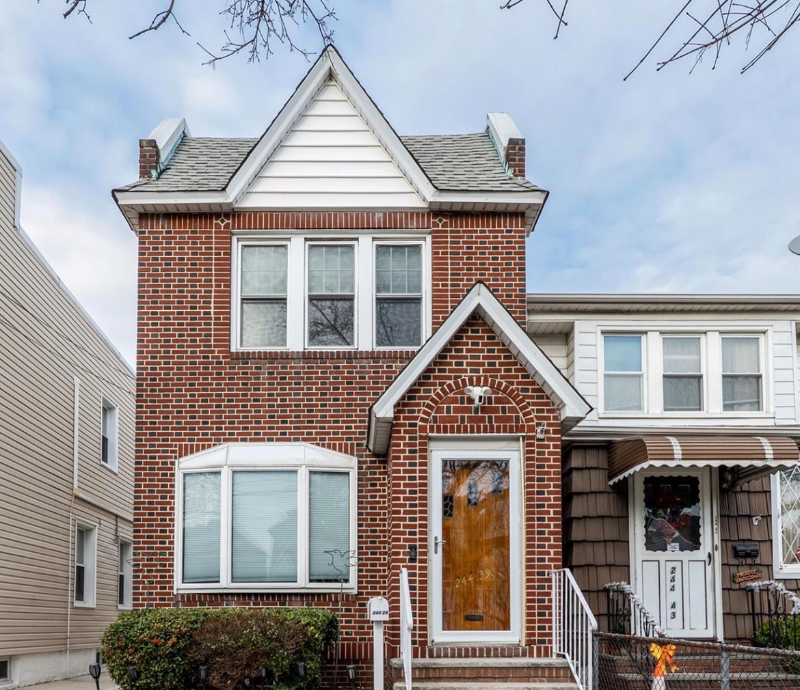 Bellerose House: 24439 89th ave