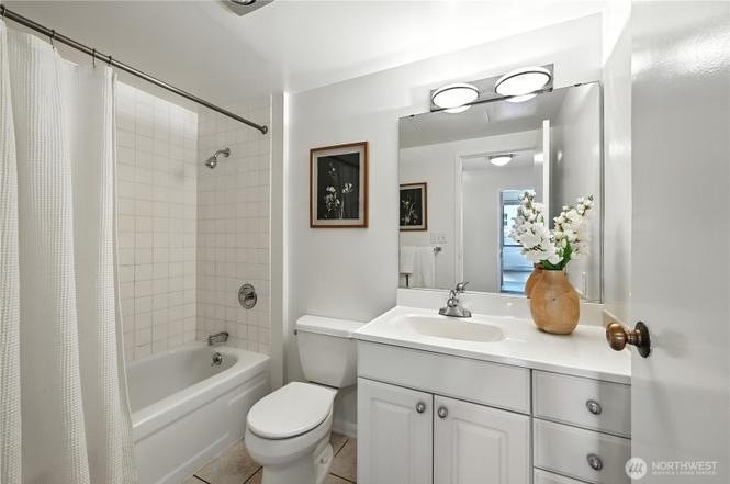 Seattle Condo: 2101 3rd Ave #160, Seattle, WA 98121