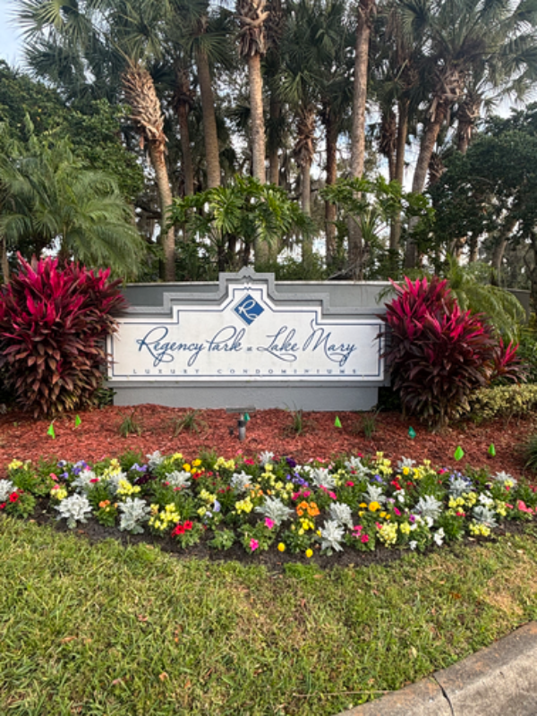 Lake Mary House: 732 Secret Harbor