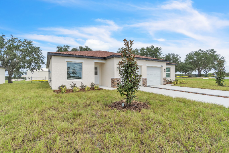 Tavares Townhome: 2535 Slim Haywood Avenue