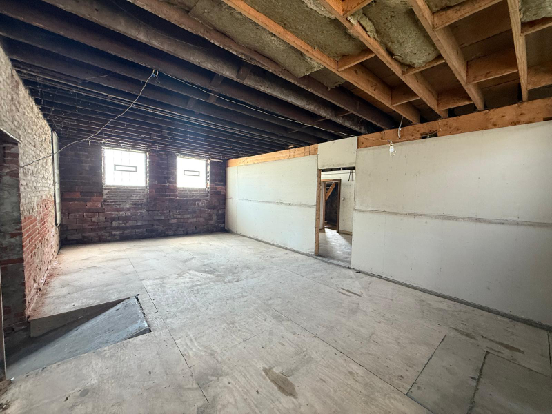 Cleveland Other: 2394 W 3rd St.