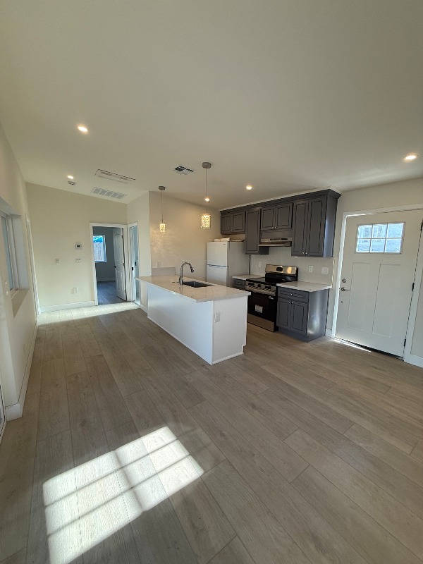 Salinas Multiplex: 1431 First Ave,