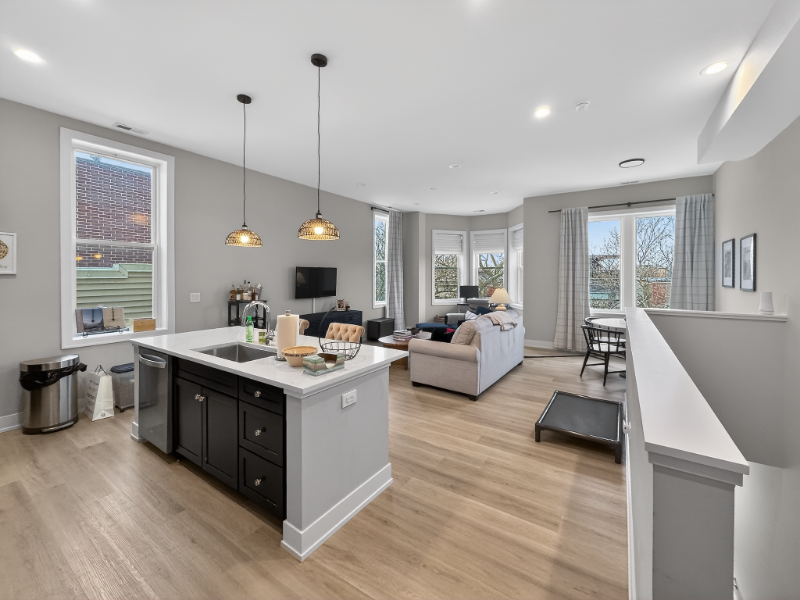 Chicago Condo: 1535 N Maplewood