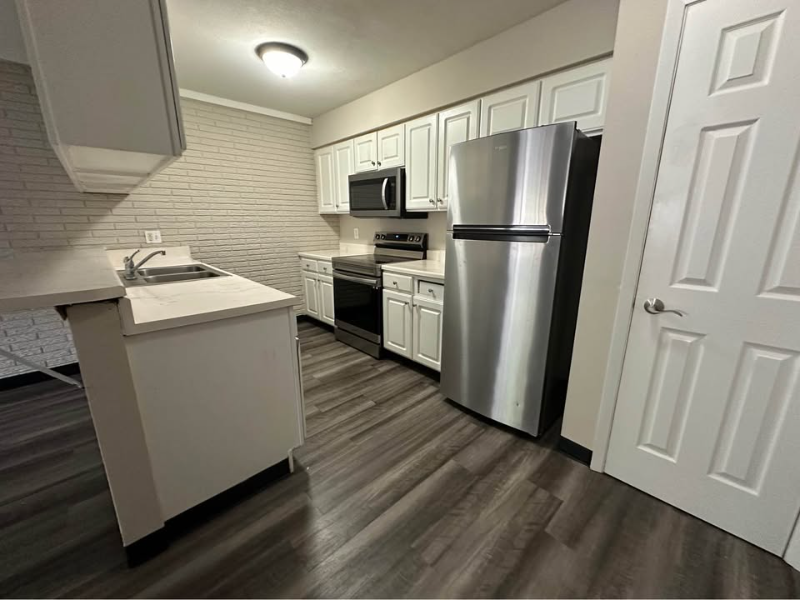 Coralville Apartment: 931 22nd Avenue