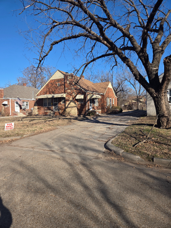 Wichita House: 922 N Coolidge