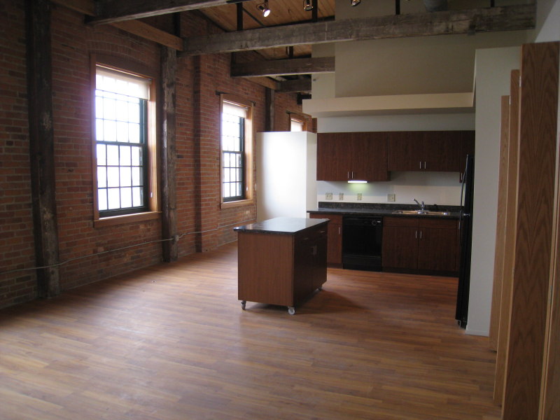 Detroit Apartment: 6200 2nd Ave