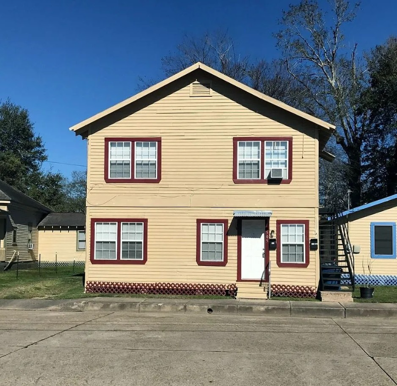 Lafayette House: 505 E Main Street