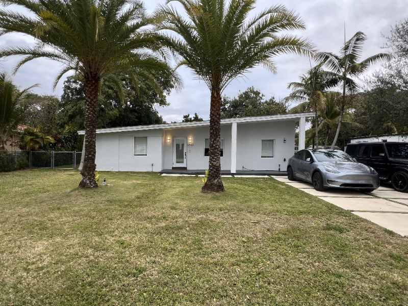 Miami House: 6425 SW 82nd ST