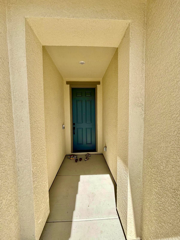 Manteca House: 1570 Pinchot Dr,