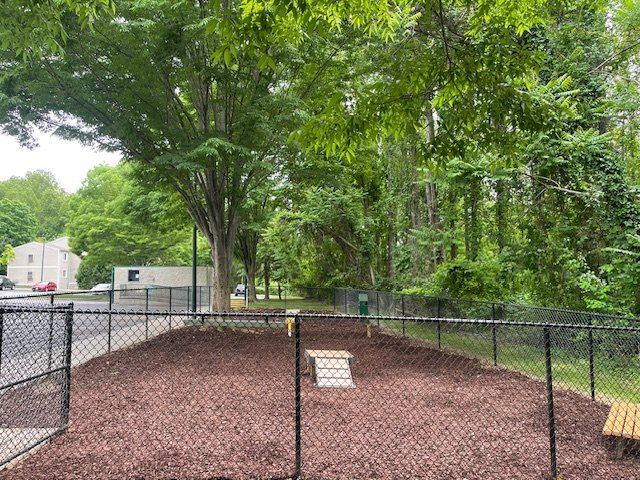 Lynchburg Apartment: 600 Reusens Road