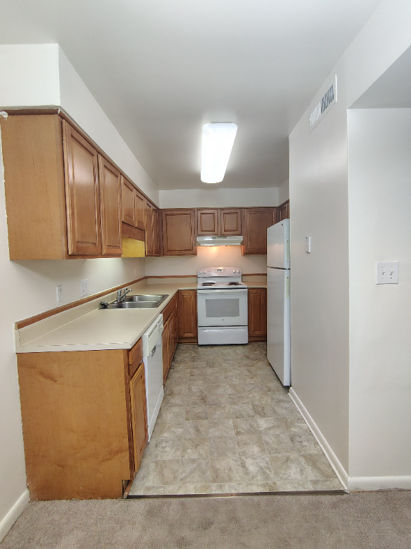 Lynchburg Apartment: 600 Reusens Road