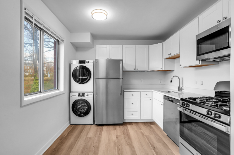Washington Apartment: 4465 MacArthur Blvw NW