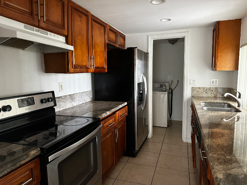 Coral Springs House: 10515 nw 37th st