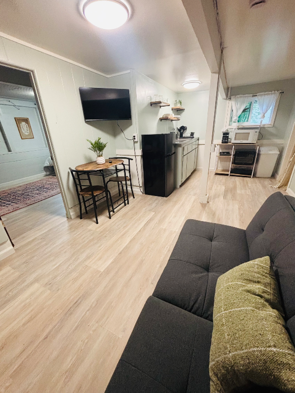 Hilo House: 1111 Haihai St