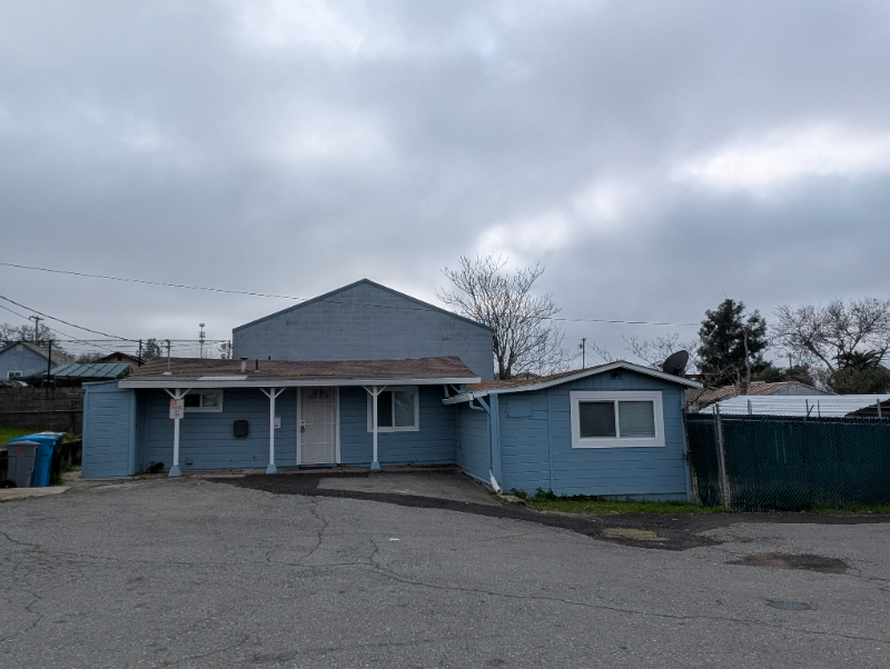 Oroville House: 4980 Lincoln Blvd