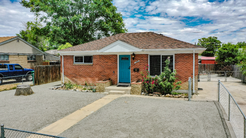 Denver House: 7020 avrum drive