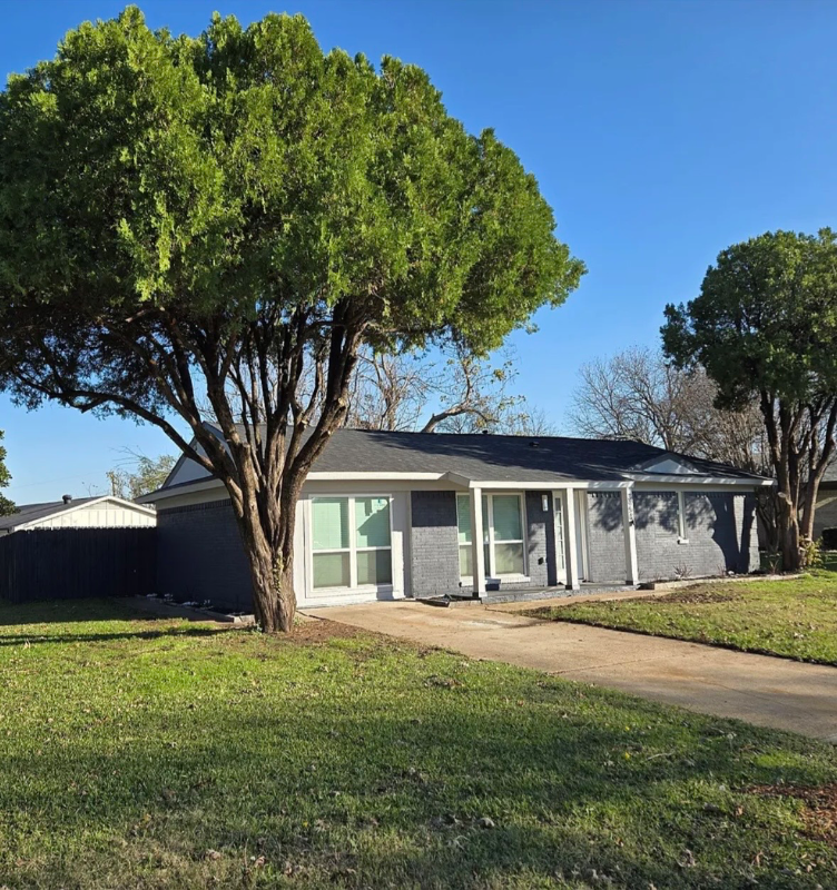 Dallas House: 3950 Ambrose circle