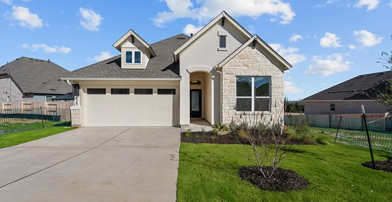 Bastrop House: 125 Cibolo Creek Loop