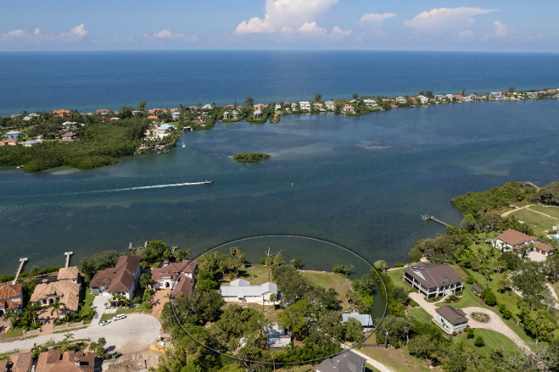 Nokomis House: 331 Roberts Rd