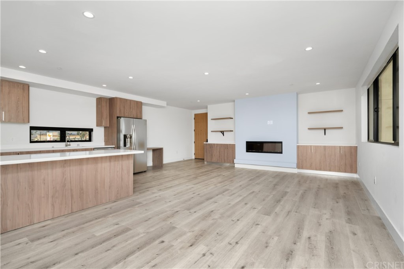 Valley Village Apartment: 5923 Laurel Canyon Blvd.