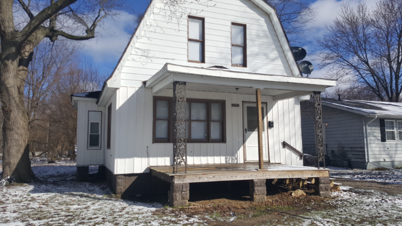 Benton Harbor House: 775 E Vineyard Ave