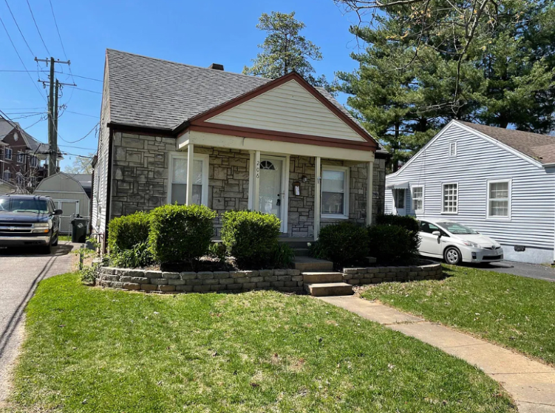 Saint Matthews House: 206 Staebler Ave