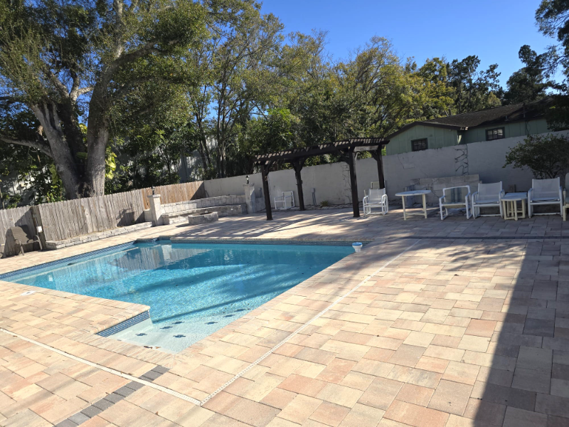 Largo House: 3796 N 139th Ave