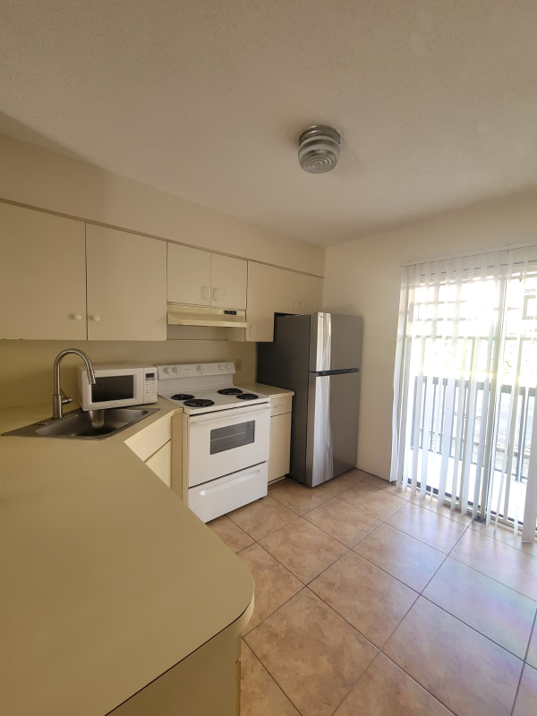 Hialeah Condo: 5320 W 21st CT