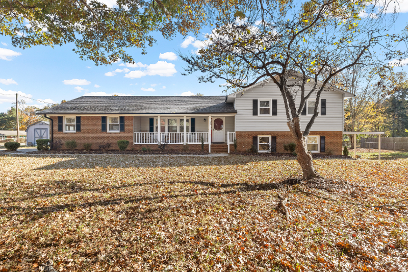 Pleasant Garden House: 6201 Hagan Stone Park Rd