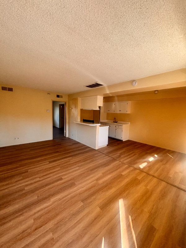 La Habra Apartment: 1001 E. Stearns Ave