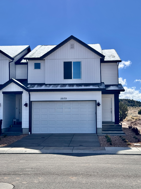 Cedar City Townhome: 2939 W Lagrand St